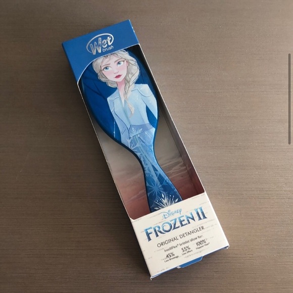 NEW Disney Frozen II Wet Brush detangler brush - Picture 2 of 7